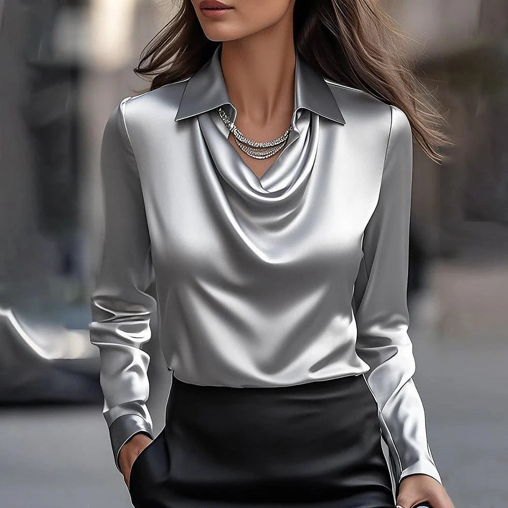 Elegantna satenska bluza s drapiranim ovratnikom
