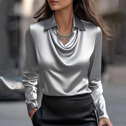 Elegantna satenska bluza s drapiranim ovratnikom